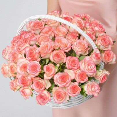 51 Роза Джумилия в корзине фото