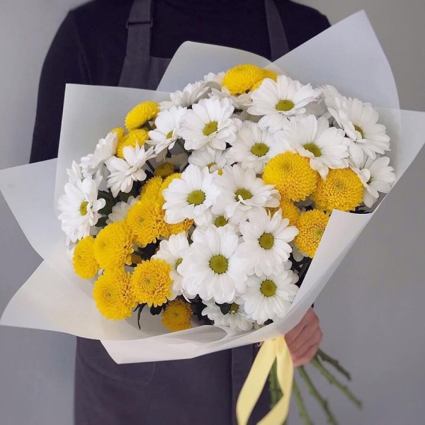 

9 Бело-Желтых Кустовых Хризантем