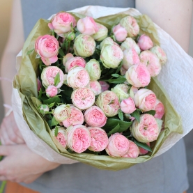7 Кустовых Пионовидных Розовых Роз (60 см.) фото