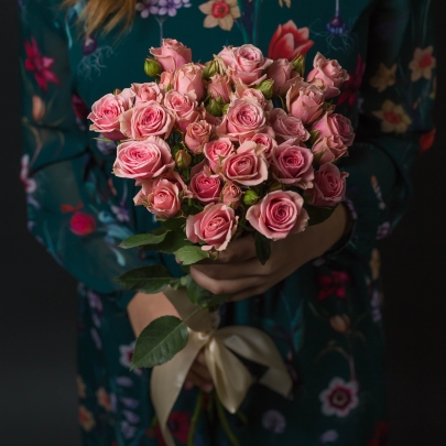 7 Кустовых Розовых Роз (50 см.) фото