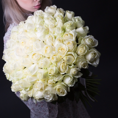75 Белых Роз (50 см.) фото