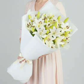 15 Белых Лилий фото