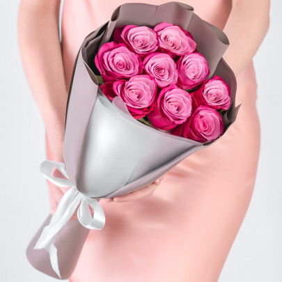 9 Фиолетовых Роз (40 см.) 9 Фиолетовых Роз (40 см.) фото