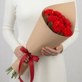 9 Красных Гвоздик в пленке фото