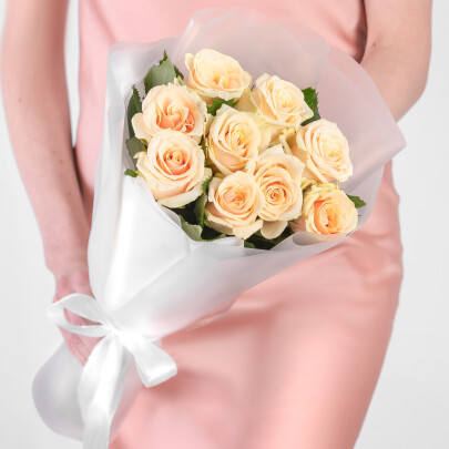 9 Кремовых Роз (40 см.) 9 Кремовых Роз (40 см.) фото