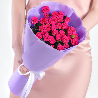 15 Кустовых Малиновых Роз (50 см.) фото