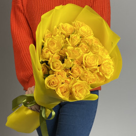 9 Кустовых Желтых Роз (40 см.) фото