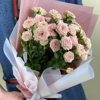 7 Кустовых Нежно-Розовых Роз (50 см.) фото