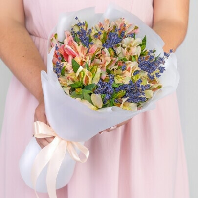 Букет "Альстромерии Розовые и Лаванда" размер S фото