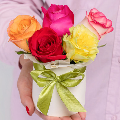 Букет цветов "5 Роз Микс 40 см. в коробке" фото