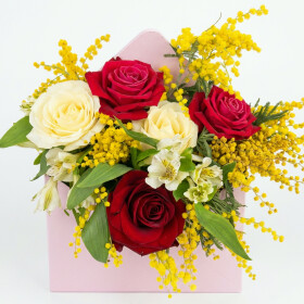 Букет дня "Ноты весны" в ящике фото