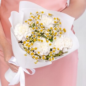 Букет "Ромашка Кустовая и Гвоздика Белая" фото