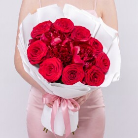 Букет "Красная Роза и Красный Пион" мини фото