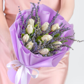 Букет "Лаванда и Белые Тюльпаны" фото