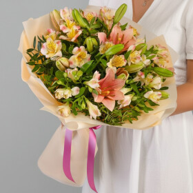 Букет "Альстромерии Розовые и Лилии Розовые" фото