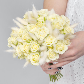 Букет невесты &quot;Кустовая Роза и Лагурус&quot; фото