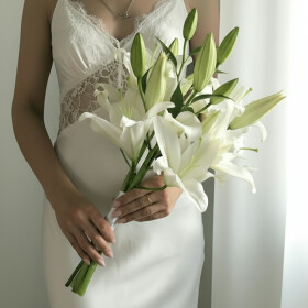 Букет невесты "Лилия Восточная" фото