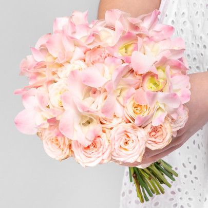 Букет невесты "Роза Бомбастик и Орхидея Дендробиум" фото
