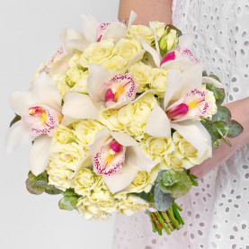 Букет невесты "Роза Кустовая и Орхидея" фото