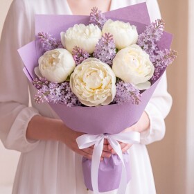 Букет "Пионы Белые и Сиреневая Сирень" фото