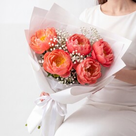 Букет "Пионы Корал Сансет и Гипсофила Белая" фото