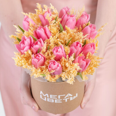 Букет "Тюльпан Розовый и Лимониум" в коробке фото