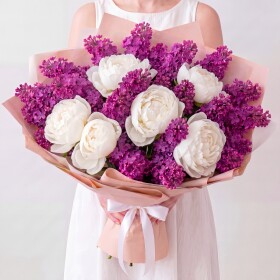 Букет "Сиреневая Сирень и Пионы Белые" фото