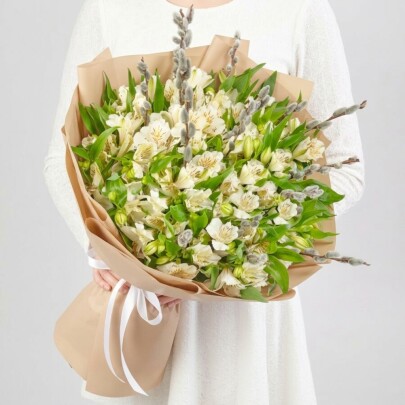 Букет "Альстромерии Белые и Вербы" фото