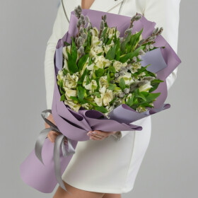 Букет "Альстромерии Белые и Вербы" фото