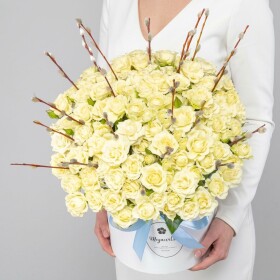 Букет "Верба и Роза Сноуфлейк" в коробке фото