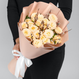 Купить букет &quot;Верба и Розы Салинеро&quot; - цветочный магазин Мегацвет24, доставка фото