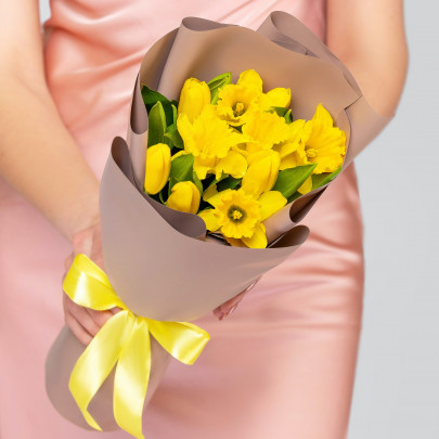 Букет "Желтый Нарцисс и Желтый Тюльпан" фото