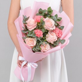 Букет "Розы Пинк Аваланж и Гвоздики Розовые" фото