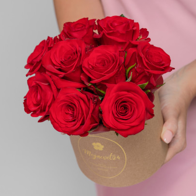Букет Премиум "9 Красных Роз" в шляпной коробке фото