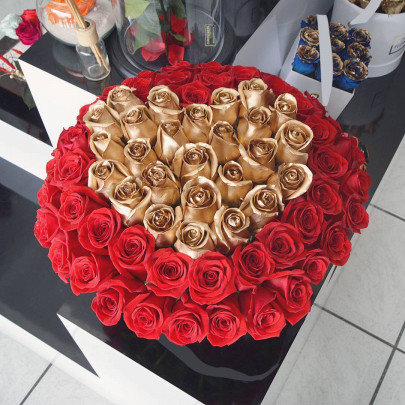 101 Красно-Золотая Роза (40 см.) сердце фото