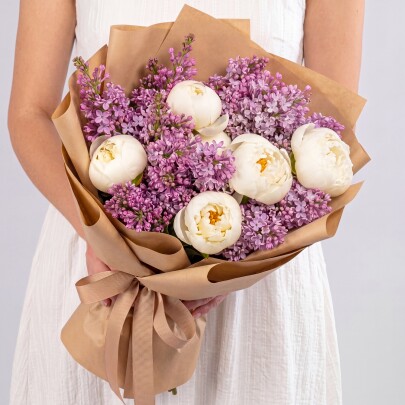 Букет "Сирень и Белые Пионы" фото