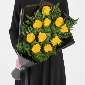 Траурный Букет из Желтых Роз и Папоротника