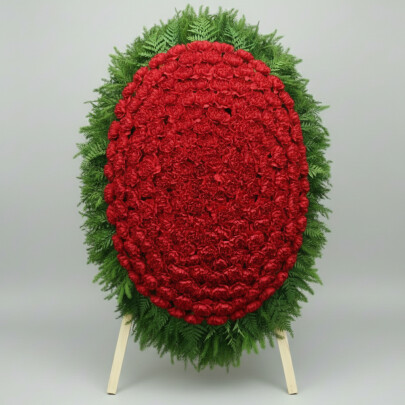 Траурный Венок из Красной Гвоздики и Папоротника фото