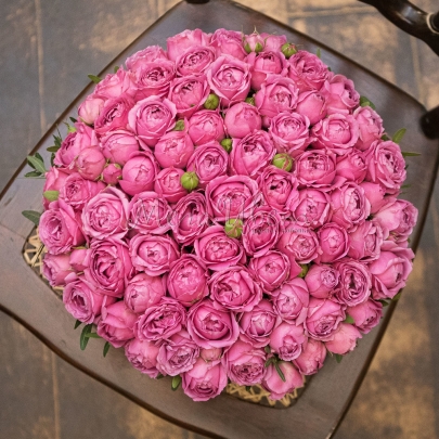 35 Кустовых Пионовидных Розовых Роз (40 см.) в коробке фото изображение 2