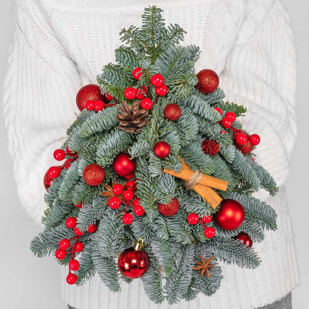 Новогодняя ёлка красная (25 см.) фото